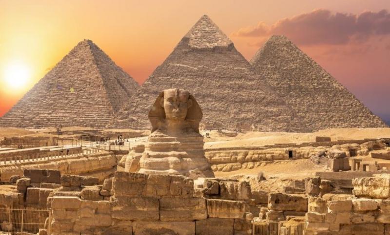 كبير الأثريين: تطوير منطقة الأهرامات سيعيد صياغتها بشكل يجذب أنظار السياح من جميع أنحاء العالم