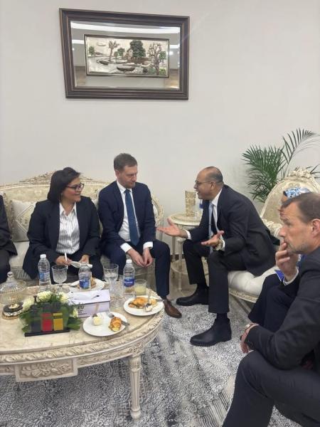وزير العمل يلتقي رئيس وزراء ولاية ساكسونيا الألمانية لبحث التعاون في مجالات تنقل الأيدي العاملة