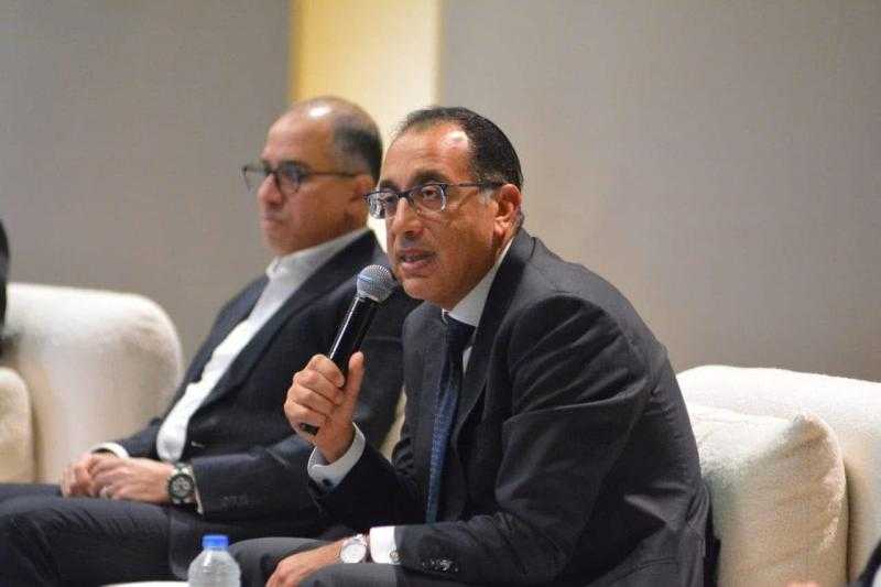 رئيس الوزراء عن انخفاض سعر النفط: نشترى البترول بعقود آجلة والسداد بعد 9أشهر