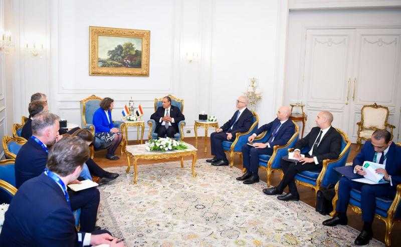 وزير الخارجية والهجرة يستقبل وزيرة اللجوء والهجرة الهولندية