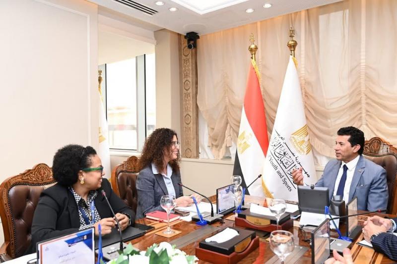لإطلاق برنامج مكافحة العنف الالكتروني ضد المرأة.. وزير الشباب والرياضة يلتقي بممثلي مكتب الأمم المتحدة المعني بالجريمة والمخدرات