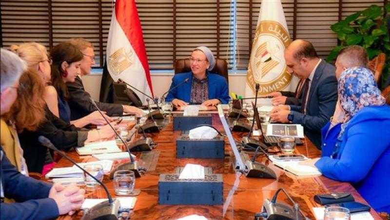 وزيرة البيئة تلتقي وفدا من رجال الأعمال الفرنسيين لتعزيز الاستثمارات الداعمة للتحول الأخضر في مصر