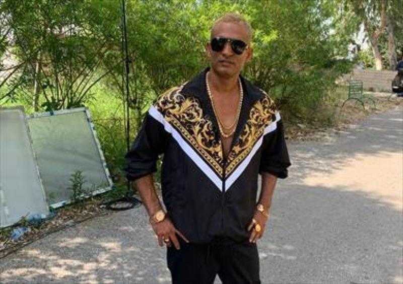 عمرو سعد: 75 راقصة ورا إسماعيل ياسين.. بس الناس بتقول ده زمن الفن الجميل!