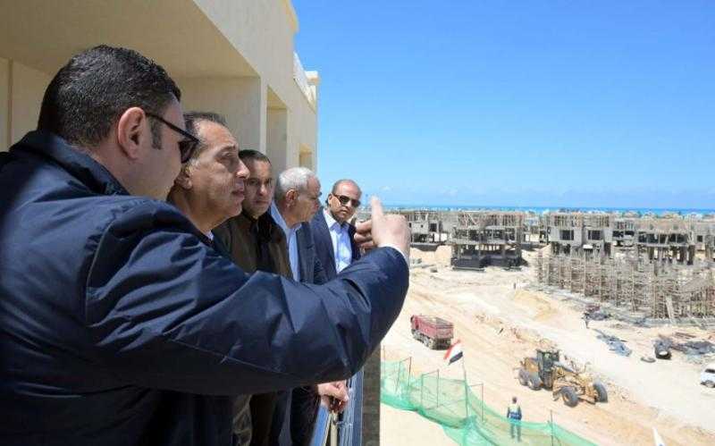 رئيس الوزراء يتفقد مشروع أبراج «الداون تاون»ويتعرف على موقف تقدم الأعمال من نقطة مشاهدة أعلى البرج الأيقوني