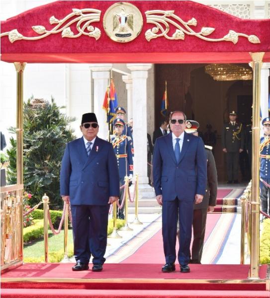 المتحدث الرئاسي ينشر صور استقبال الرئيس السيسي نظيره الإندونيسي بقصر الاتحادية