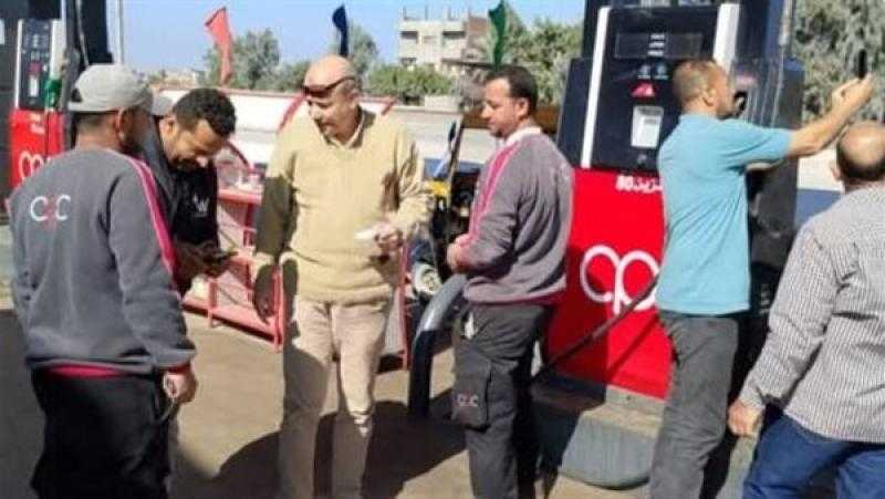 رئيس مدينة ههيا بالشرقية يتفقد محطات الوقود والمواقف لمتابعة تطبيق التعريفة الجديدة