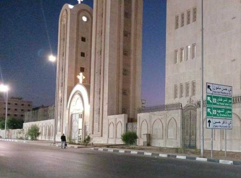 رفع كفاءة محيط الكنائس في حي شرق مدينة نصر استعدادًا لعيد القيامة