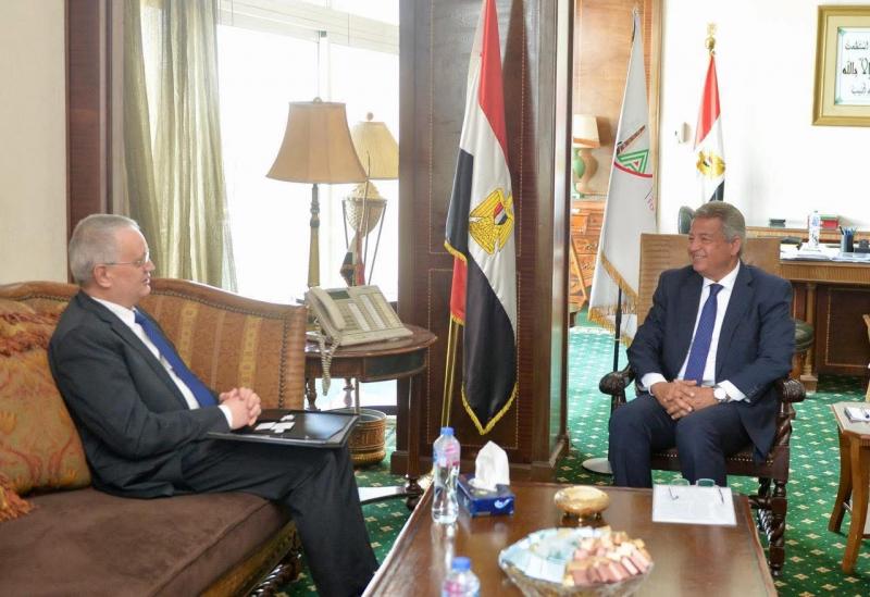 رئيس ”الأعلى للإعلام” يبحث مع السفير الروسي تعزيز التعاون الإعلامي