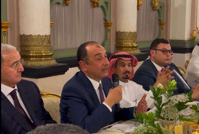 خط أحمر