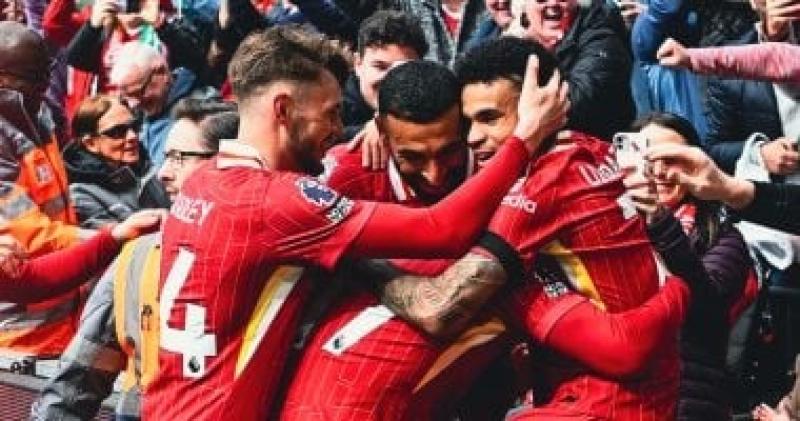 ليفربول ينجو من فخ وست هام ويقترب خطوة من لقب الدوري الإنجليزي