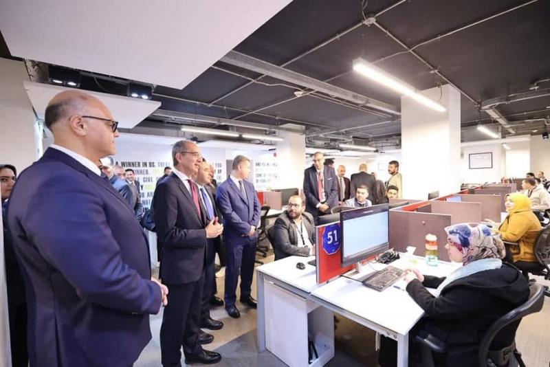 وزير الاتصالات يزور فرع شركة سيليكون إكسبرت الأمريكية الرائدة عالميًا فى مجال إدارة وتحليل بيانات المكونات الإلكترونية