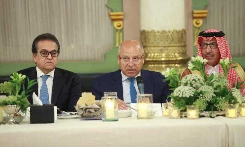 سفير خادم الحرمين الشريفين لدى مصر يشارك في حفل استقبال وفد الغرف السعودية