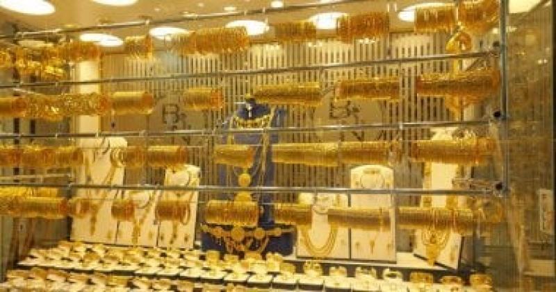 سعر الذهب العالمى يتراجع 1%.. كيف تغير المعدن فى مصر؟