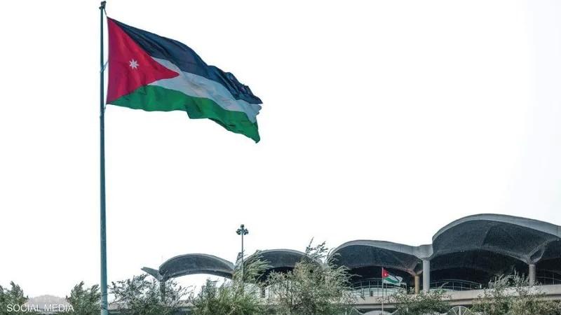 وزير الخارجية الإماراتي يدين المخططات التي تستهدف المساس بأمن الأردن