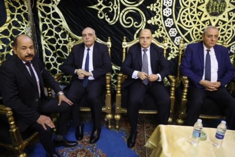 محافظ كفر الشيخ يقدم واجب العزاء في والدة رئيس مدينة سيدي سالم