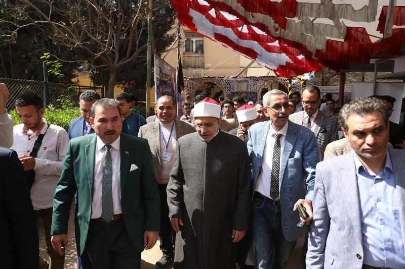رئيس جامعة الأزهر ونوابه يفتتحون المعرض الزراعي الدولي السادس بكلية الزراعة بنين بالقاهرة |صور