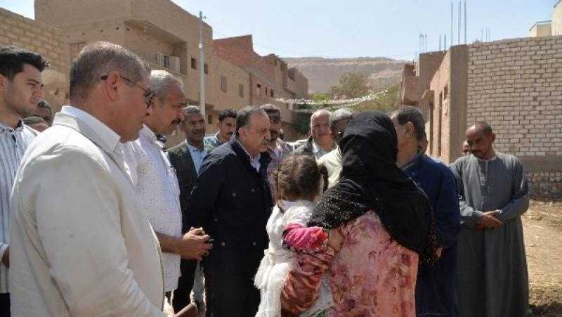 محافظ أسيوط يتفقد جمعية كفالة اليتيم لتنمية المجتمع بالبلايزة بأبوتيج