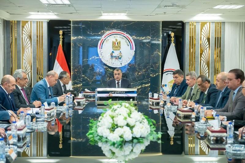 وزير الإنتاج الحربي يستعرض الموقف التنفيذي لثلاثة أرباع العام من الموازنة التخطيطية لـ2024-2025