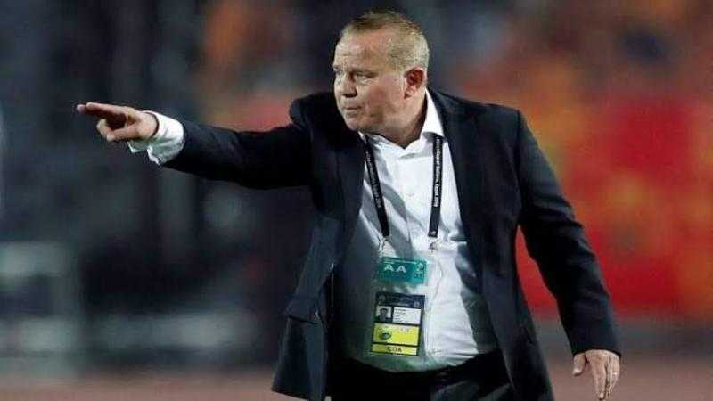 شوقي غريب يتفق على تدريب المريخ السوداني