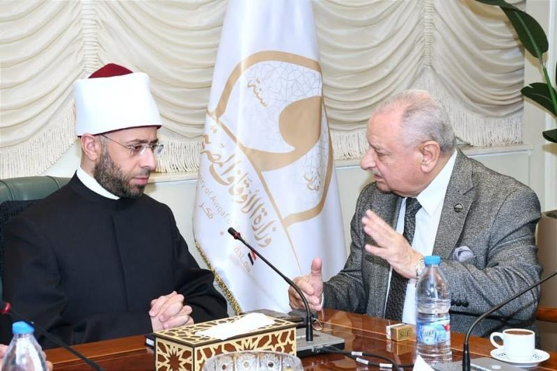 لتلبية مطالب أهالي دوائرهم.. وزير الأوقاف يستقبل عددًا من السادة النواب