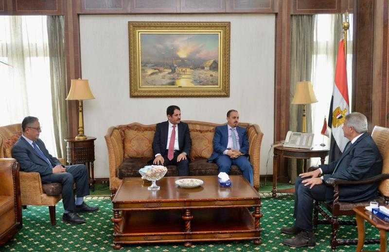 رئيس ”الأعلى للإعلام” يبحث مع وزير الإعلام اليمني سبل التعاون