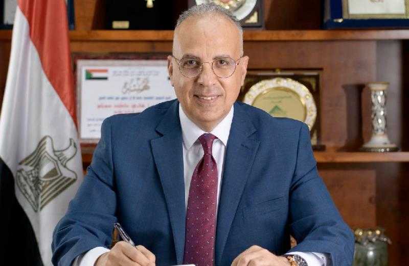 وزير الري يلتقي نائب بنك التنمية والإعمار الأوروبي للتباحث حول سُبل تعزيز التعاون بين الطرفين