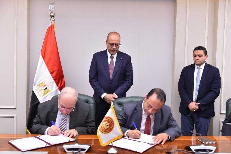 وزير العمل يُوّقع على عدد من بروتوكولات التعاون لفتح سوق عمل خارجي للشباب المصري