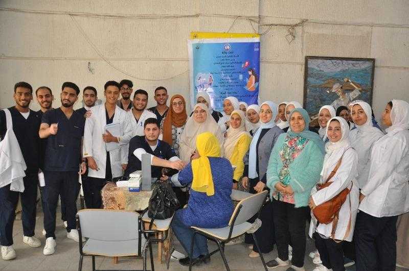 قافلة توعوية لتعزيز صحة المرأة تنظمها كلية التمريض بجامعة حلوان داخل الحرم |صور
