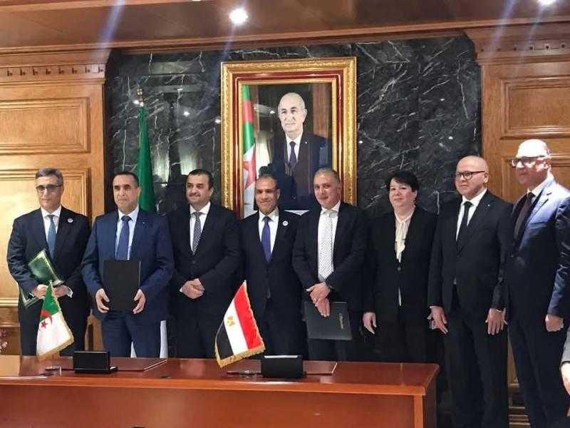 وزير الخارجية والهجرة يلتقي بوزير الدولة الجزائري للطاقة والمناجم والطاقات المتجددة