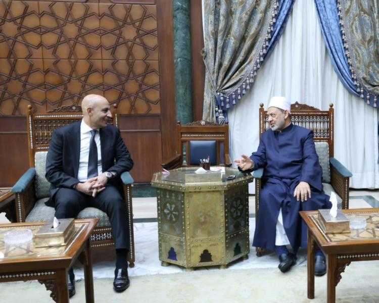 إدراج «وثيقة الأخوة الإنسانية» في المناهج.. تفاصيل لقاء شيخ الأزهر ووزير التعليم| صور