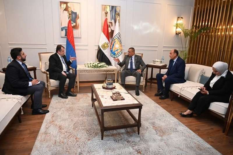 خط أحمر