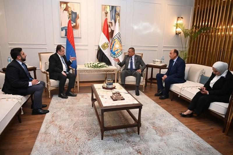 محافظ جنوب سيناء يستقبل سفير أرمينيا لتعزيز سبل التعاون بين الجانبين