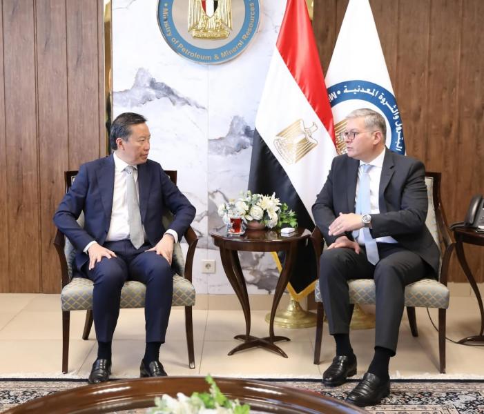 وزير البترول يلتقي نائب رئيس شركة بريتش بتروليوم ”بي بي” للغاز والطاقة منخفضة الكربون