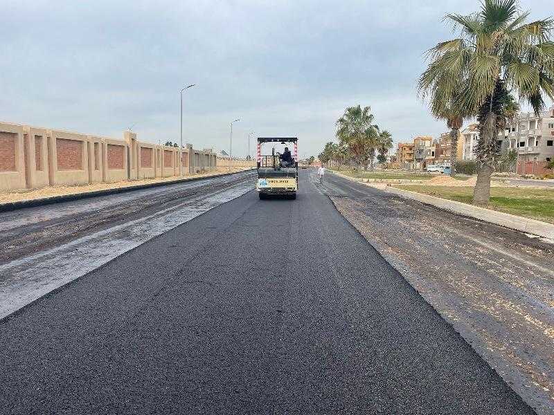 وزير الإسكان: استكمال أعمال تطوير الطرق ورفع الكفاءة بالمناطق الصناعية في 3 مدن