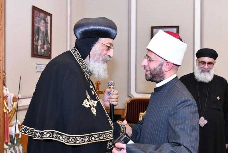 وزير الأوقاف يهنئ قداسة البابا تواضروس الثاني بعيد القيامة المجيد