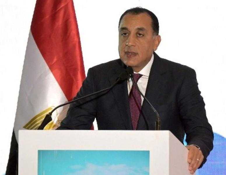 رئيس الوزراء يبدأ جولة تفقدية بعدد من المصانع بالعاشر من رمضان