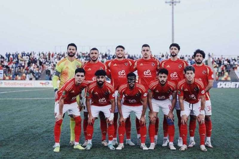 كولر يعتمد على 3 مدافعين في مباراة الأهلي وصن داونز