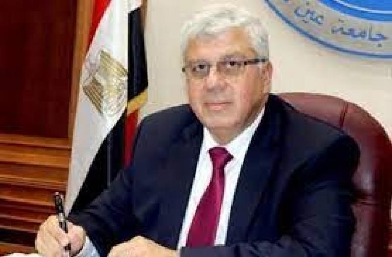 وزير التعليم العالي يهنئ البابا تواضروس الثاني بعيد القيامة