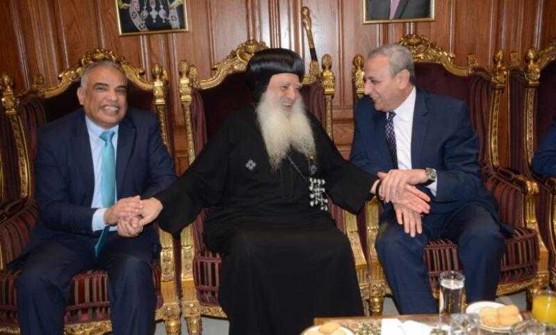 محافظ الغربية يزور كنائس طنطا لتقديم التهنئة ويوزع هدايا الرئيس في عيد القيامة المجيد