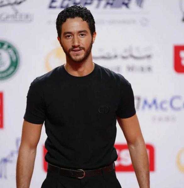 تكريم أحمد مالك بجائزة هيباتيا الذهبية في مهرجان الإسكندرية للفيلم القصير