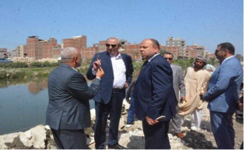 محافظ الغربية يشدد على إنهاء أعمال مشروعات الصرف وتطوير الكورنيش بسمنود.. صور