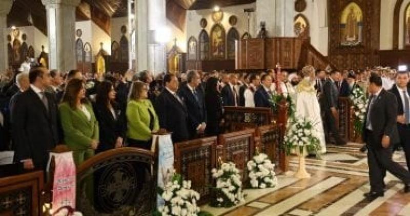 وفد حزب الجبهة الوطنية يشارك في قداس عيد القيامة ويهنئ البابا تواضروس