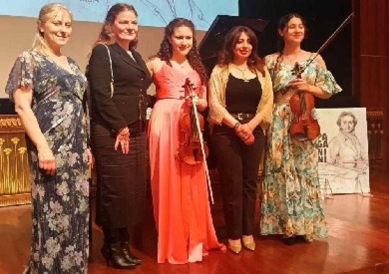 مريم وأميرة أبو زهرة تسحران الجمهور الإيطالي