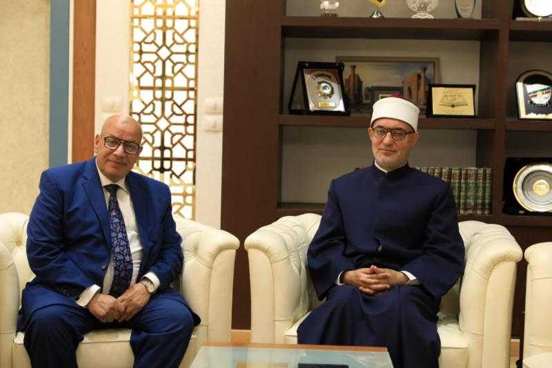 مفتي الجمهورية ورئيس ”مياه الشرب بالقاهرة” يبحثان التوعية المجتمعية بقضايا المياه| صور
