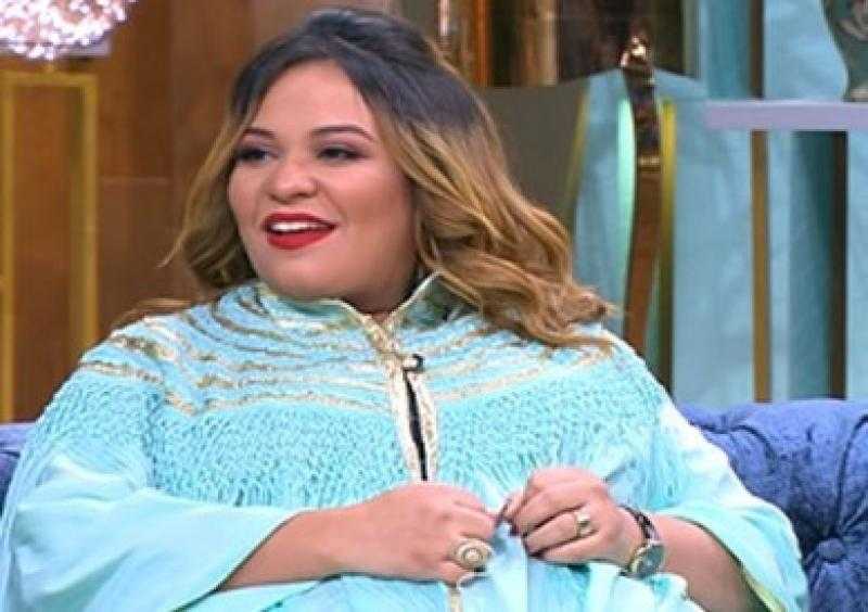 ويزو: اشتغلت مدرسة كيمياء في بداية حياتي.. ودرست للأولاد لأن البنات صعبة