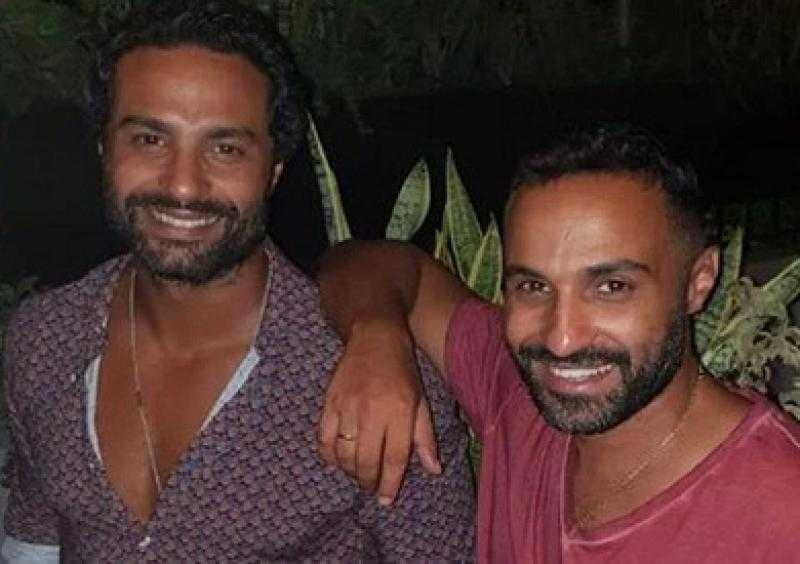 كريم فهمي: أحمد أستاذي وليس مجرد أخ.. وفتح الطريق لجيل كامل من المؤلفين