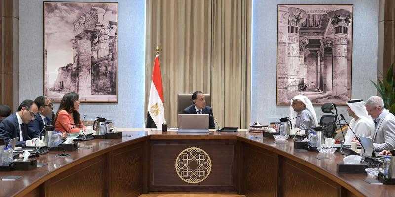 رئيس الوزراء يتابع مستجدات تنفيذ مشروع مدينة ”رأس الحكمة”