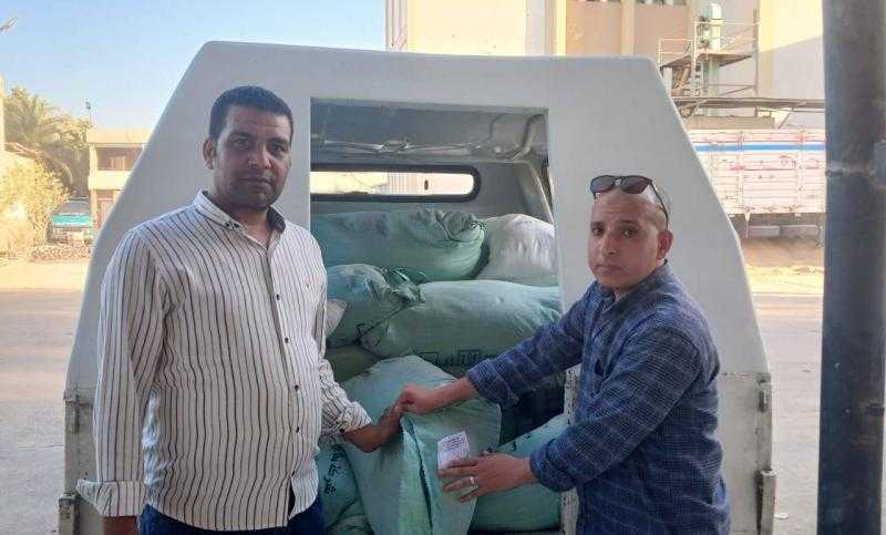 ضبط سيارة محملة بـ1.5 طن دقيق مدعم قبل بيعه بالسوق السوداء بالأقصر