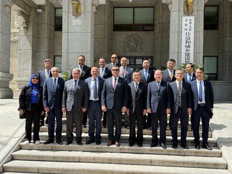 وزير الإسكان يلتقي نظيره الصيني في ”بكين” لبحث سبل التعاون المستقبلي