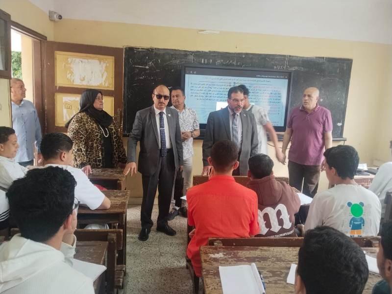 وكيل مديرية ”تعليم” الدقهلية يتابع سير العملية التعليمية بمنية النصر